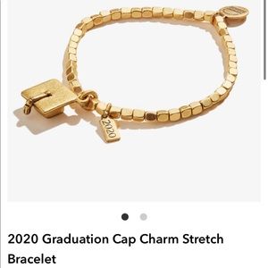 2020 Graduation Cap Charm Stretch Bracelet